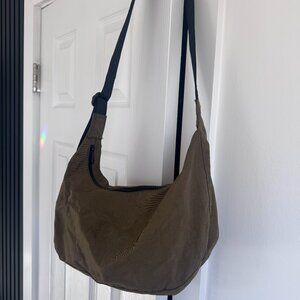 BAGGU Medium Nylon Crescent Bag | Olive Green